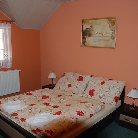 Vinarstvi U Kaplicky Hotel Zajeci Luaran gambar