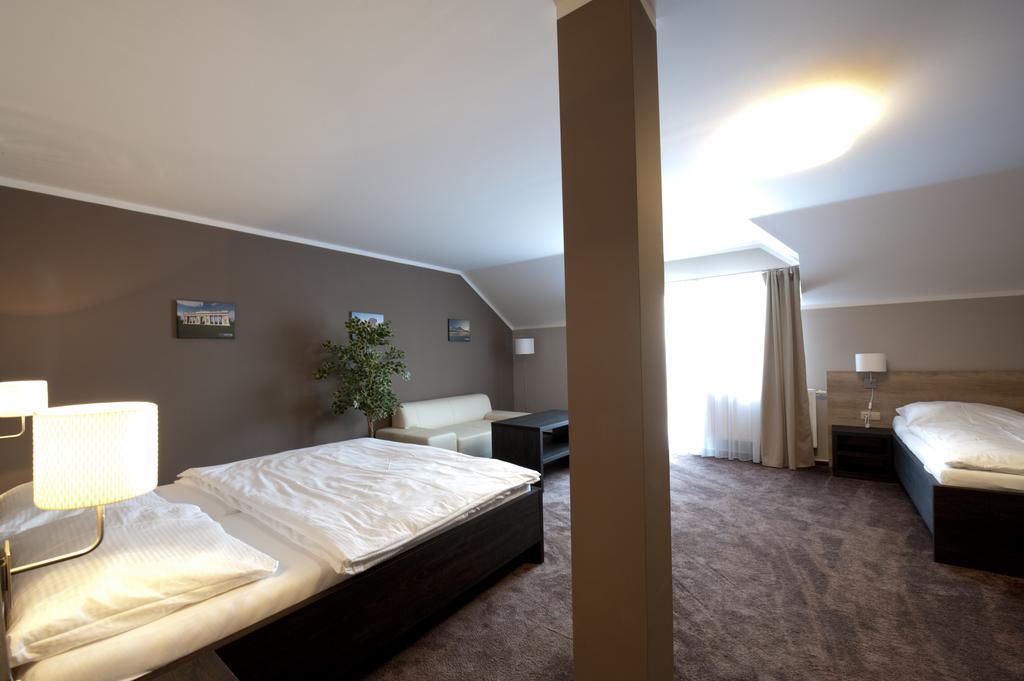 Vinarstvi U Kaplicky Hotel Zajeci Bilik gambar