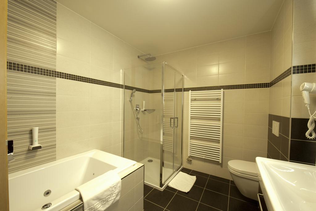 Vinarstvi U Kaplicky Hotel Zajeci Bilik gambar